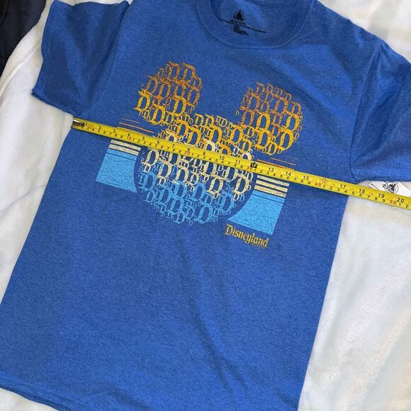 Disney Parks Unisex Blue Disneyland Mickey Graphic Tee Small NWT - Picture 7 of 8